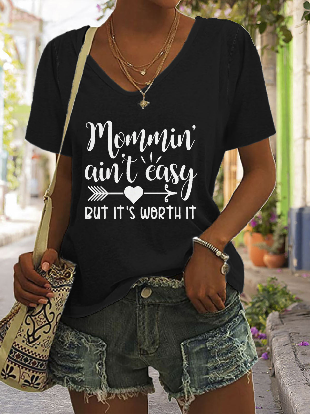 Mommin Ain't Easy But It's Worth It V-neck Short Sleeve T-shirt