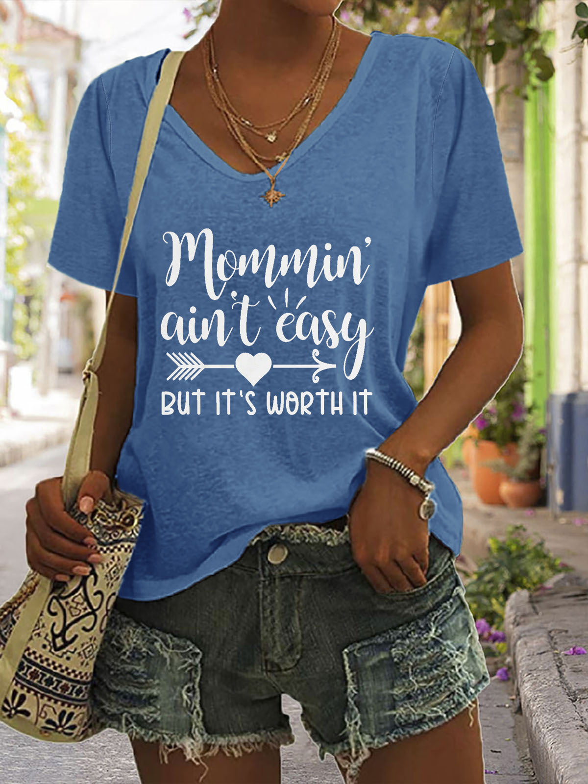Mommin Ain't Easy But It's Worth It V-neck Short Sleeve T-shirt